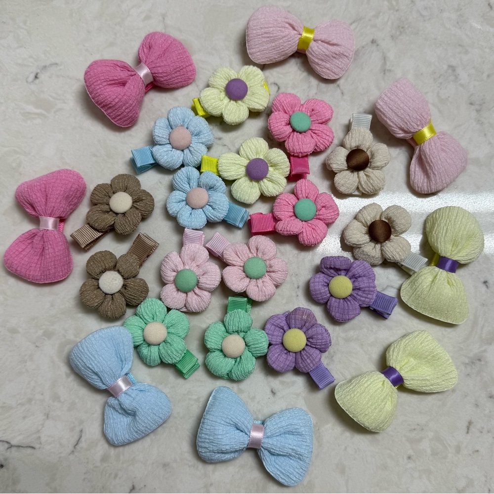 🌸 24-Piece Handmade Hair Clip Set | 8 Flower Pairs & 4 Bow Pairs 🎀 - Picture 1 of 16